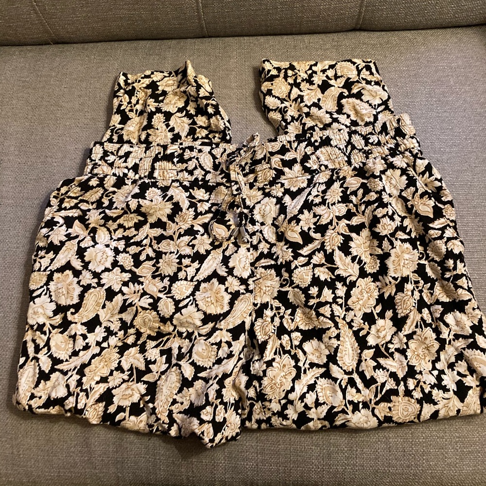 Old navy floral print cropped pants